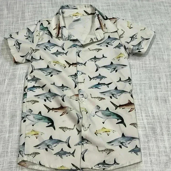 🦈 BOYS BUTTON UP SHORT SLEEVE SHIRT SIZE SMALL - Picture 1 of 3